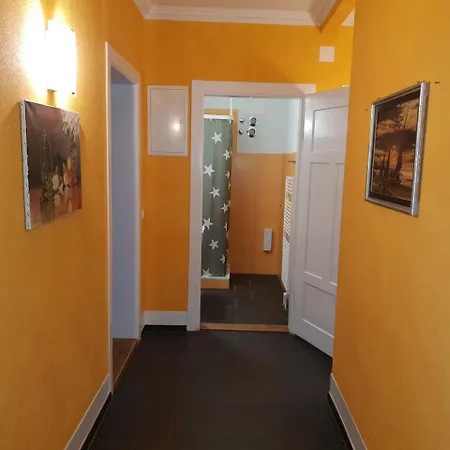 Проживання в сім'ї Homestay City *
